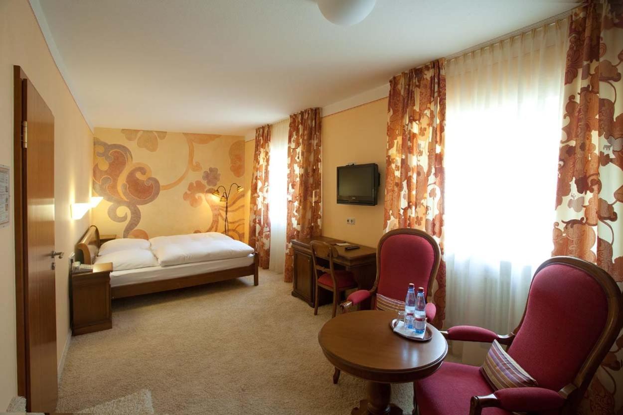 Hotel Karpfen Eberbach  Ngoại thất bức ảnh