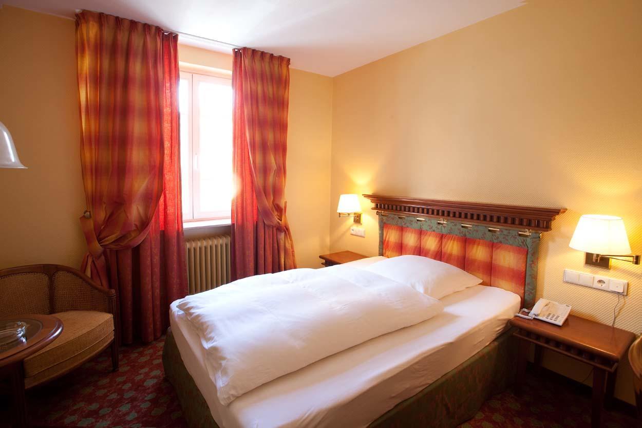 Hotel Karpfen Eberbach  Ngoại thất bức ảnh