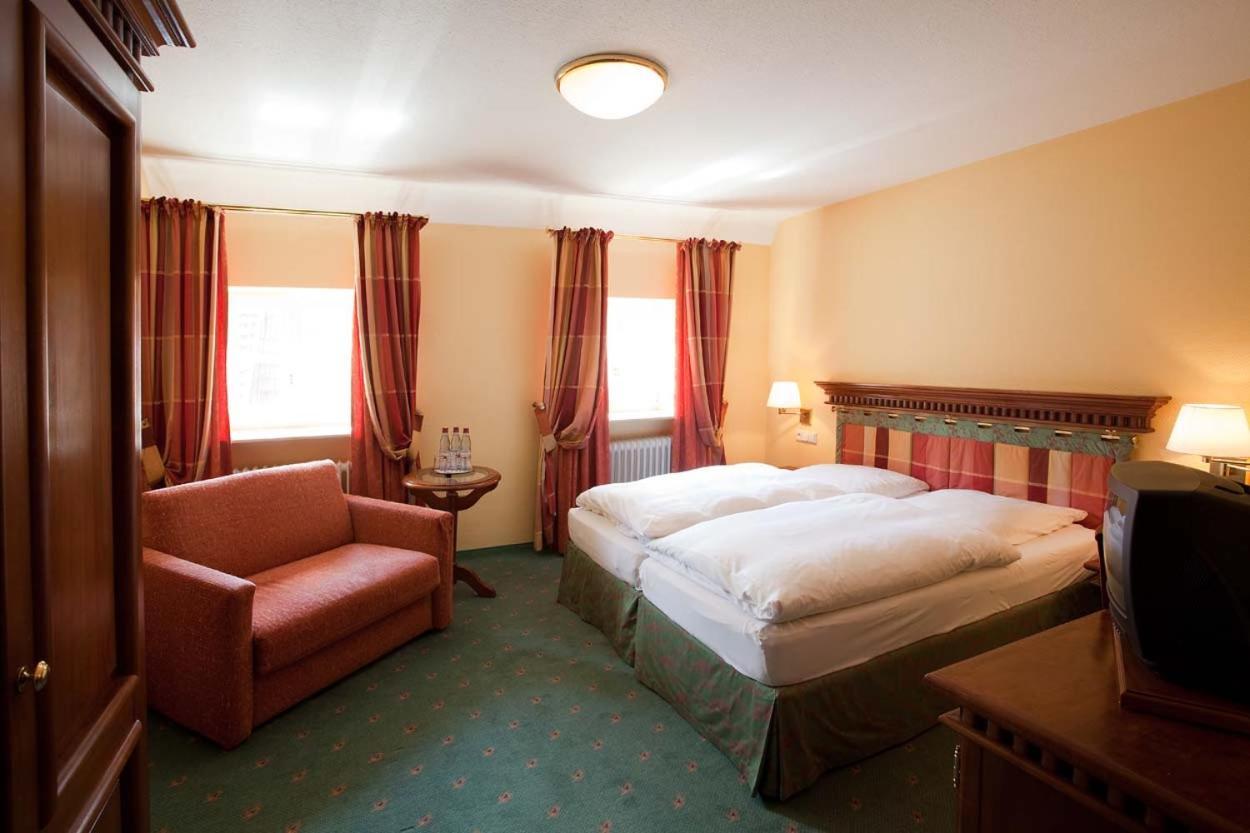 Hotel Karpfen Eberbach  Ngoại thất bức ảnh